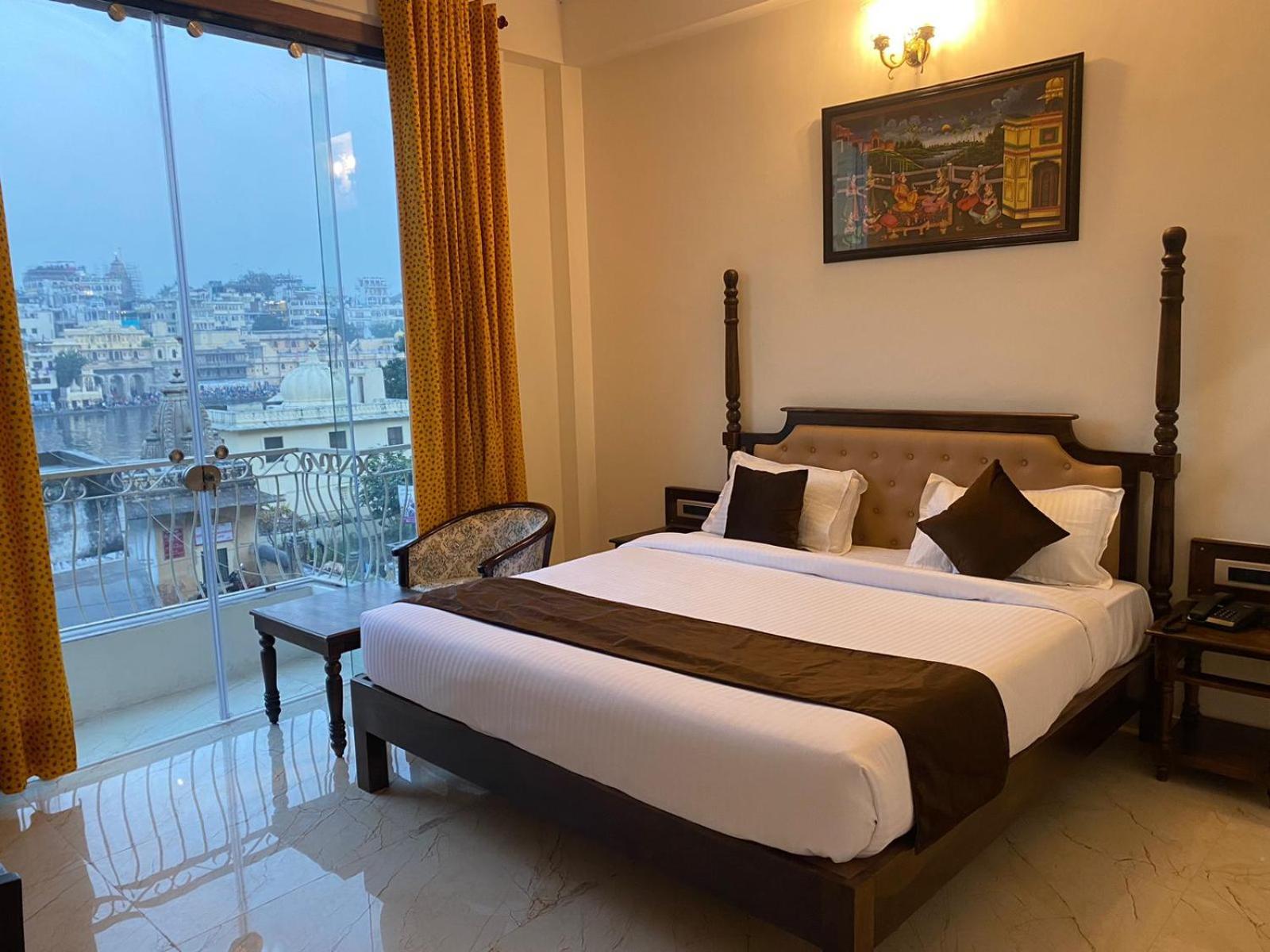 Dera Pichola- A Lake Facing Boutique Hotel Udaipur Exterior photo